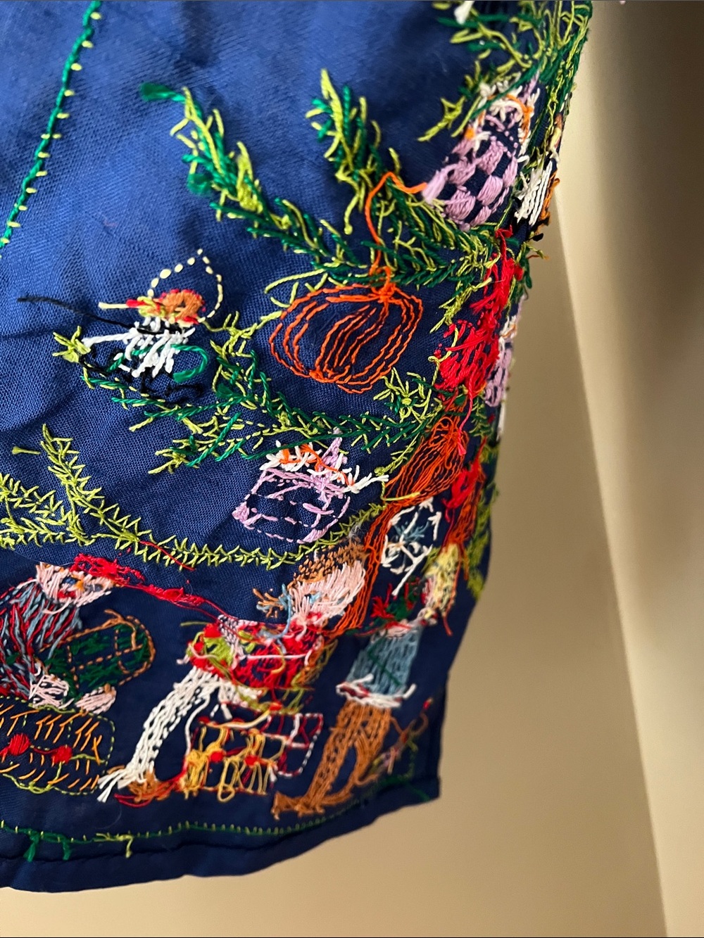 Hand embroidered vintage “tree of peace” - Picture 4 of 4
